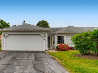 272 Whitewood Dr, Streamwood, IL 60107
