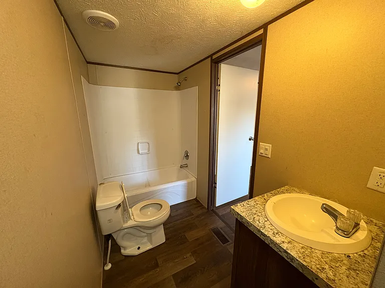 Rose City Estates — Photo 9
