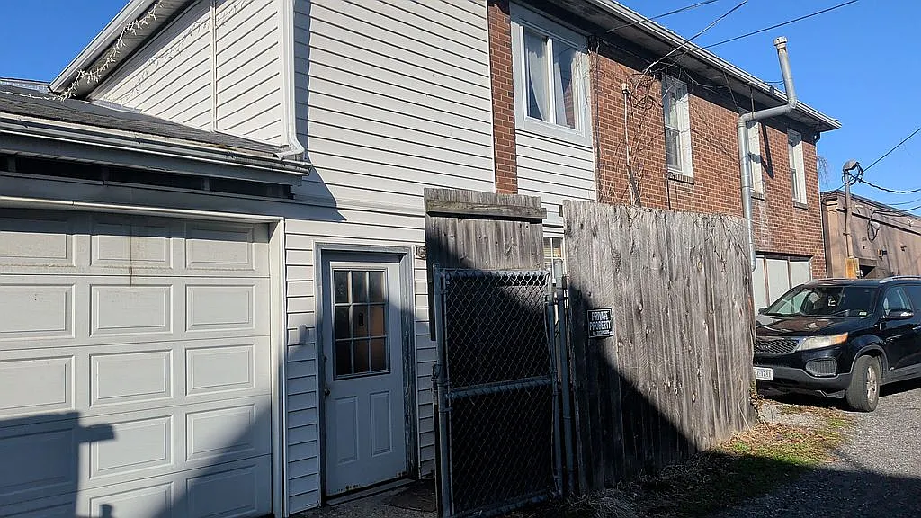 204 E Prospect St photo 1
