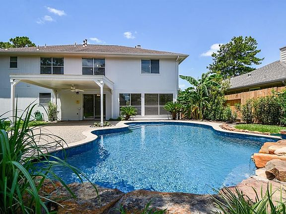 5th image of 22510 Holly Lake Dr