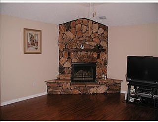 1st image of 122 Goldenwood Dr