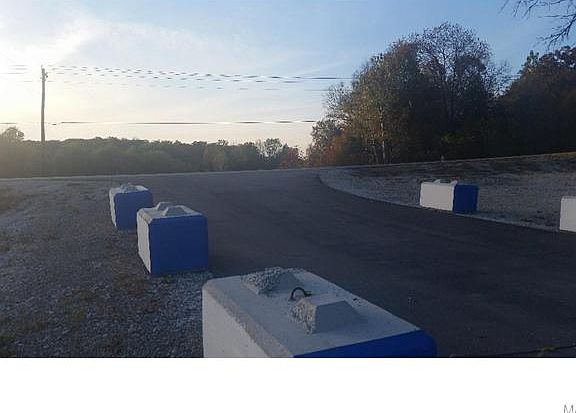 3rd image of 9620 Highway Dd