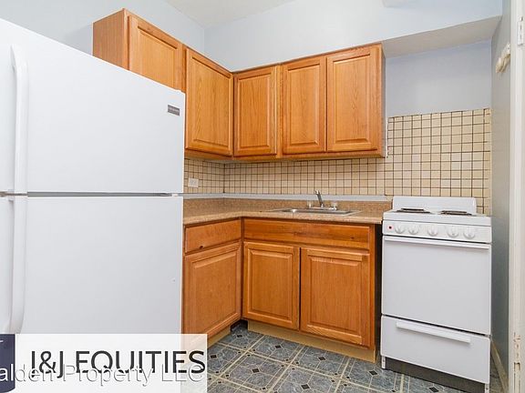 4th image of 4503 N Malden St APT 2A