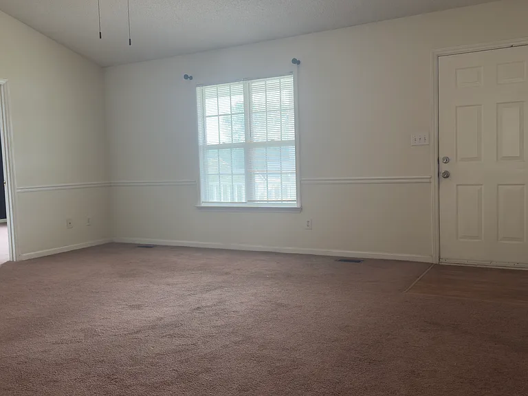 421 Barn View Ct — Photo 5