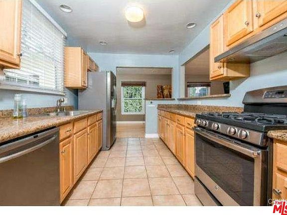 2nd image of 21944 Nordhoff St
