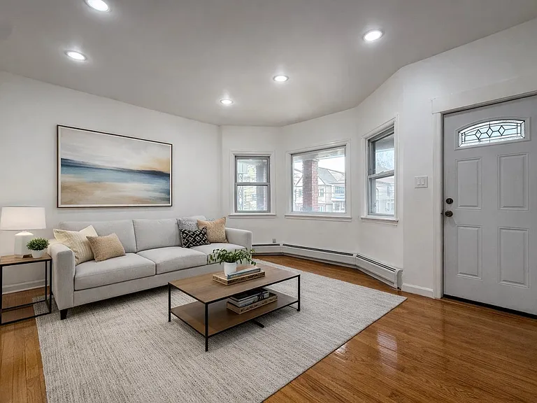 136 W 31st St #1 — Photo 1