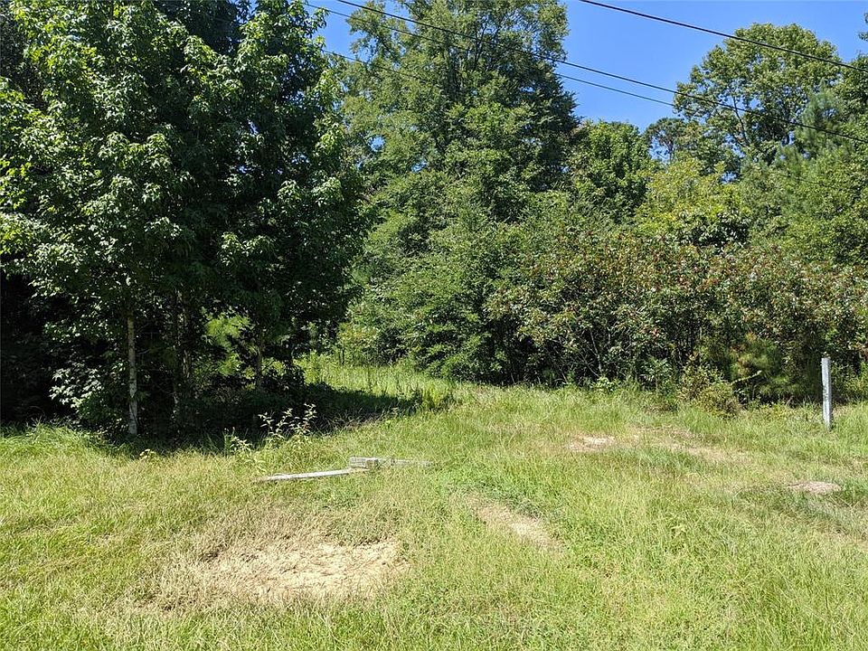 2nd image of 593 Cherokee Ln