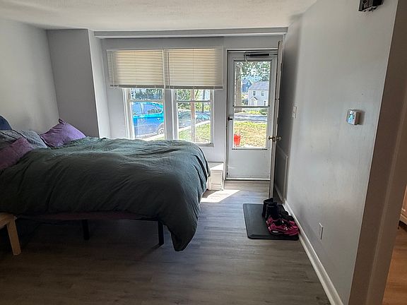 3rd image of 15 Lawrence St APT 6