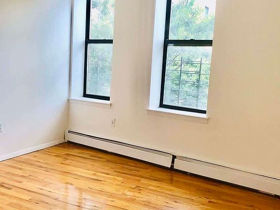 2nd image of 1358 Sheridan Ave #C4