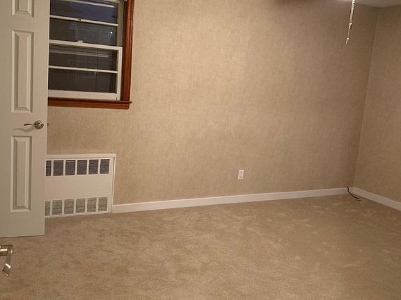 4th image of 52 Schoharie St