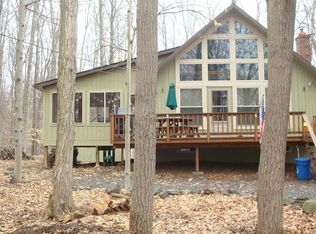 917 Mountain View Dr, Pocono Lake, PA 18347