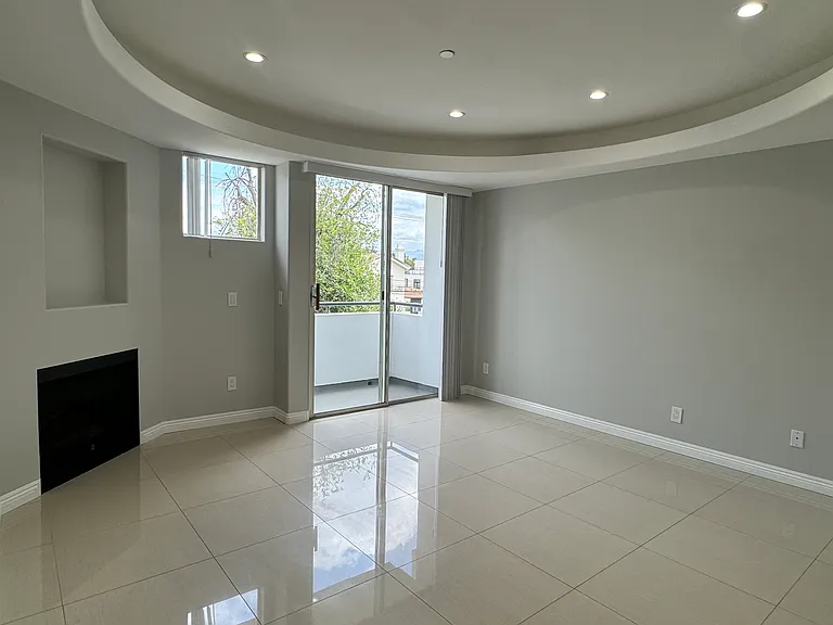 12222 Moorpark St #206 — Photo 5