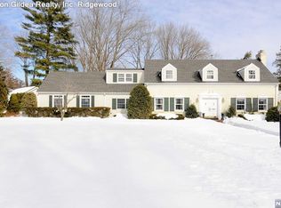 269 Brookmere Ct, Ridgewood, NJ 07450