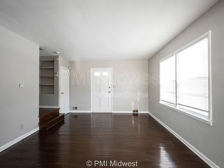 1859 W 60th St — Photo 3