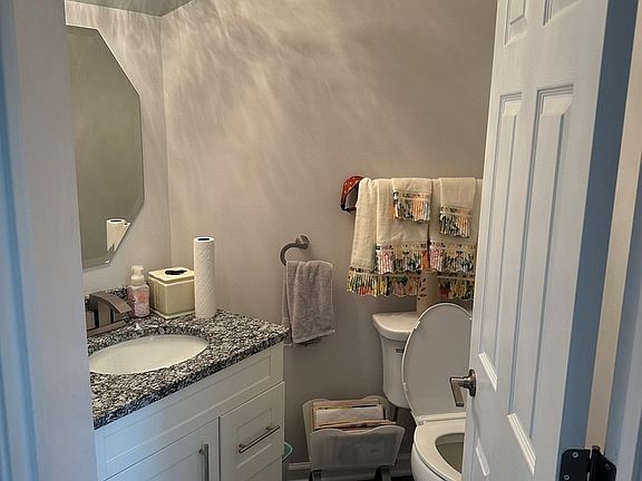 5th image of 123 Prospect Ave