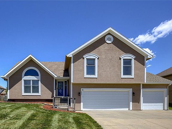 2nd image of 206 Surrey Ct