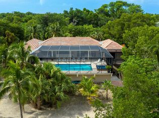 12 S Bridge Ln, Key Largo, FL 33037
