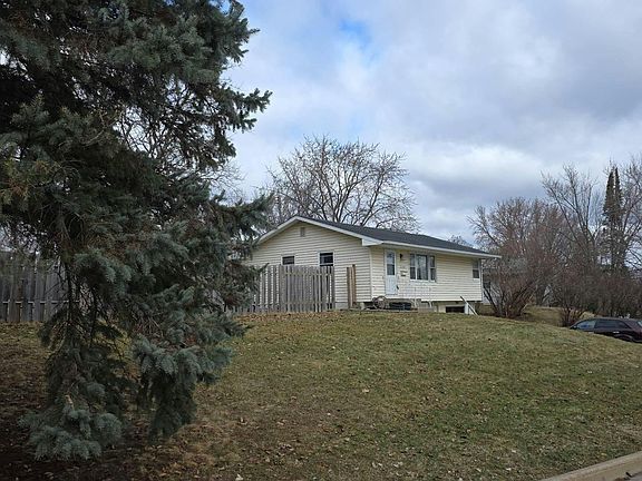 3rd image of 7169 Clay Ave