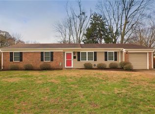3701 Kings Point Rd, Virginia Beach, VA 23452