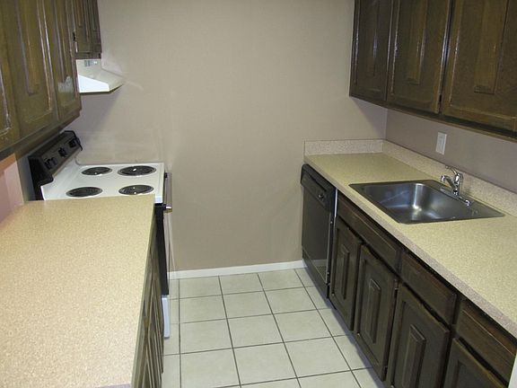 4th image of 4407 S 27th St #B11