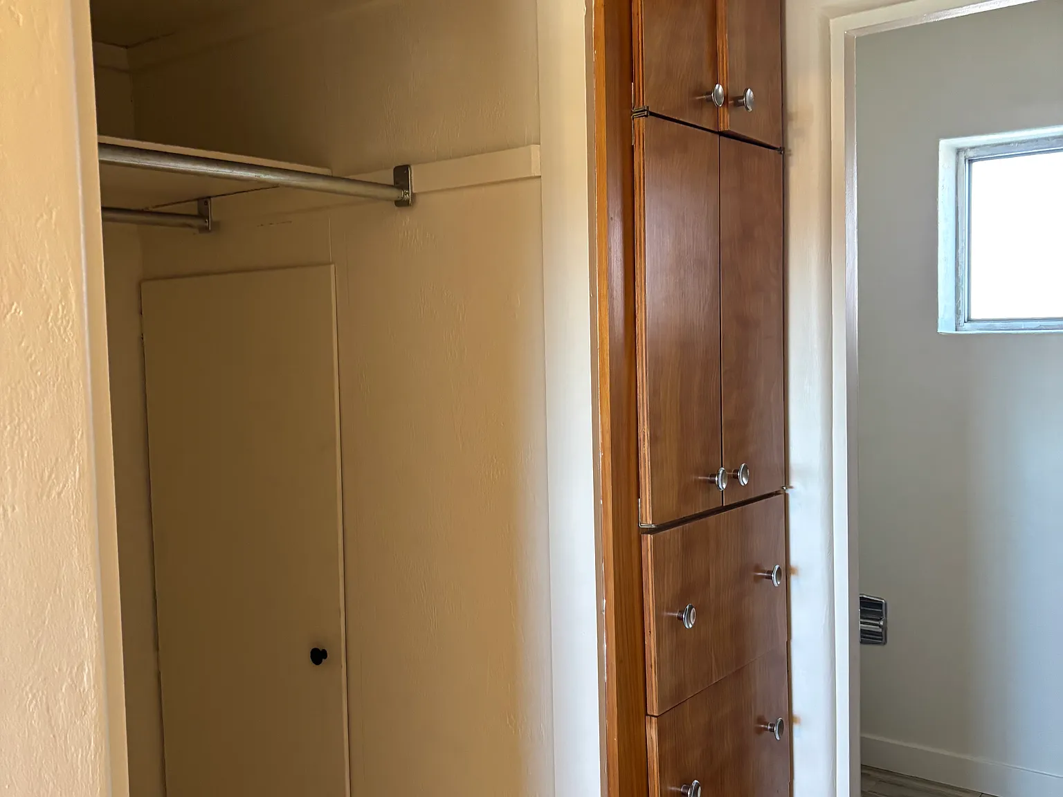 1 bed, $900 — Photo 1