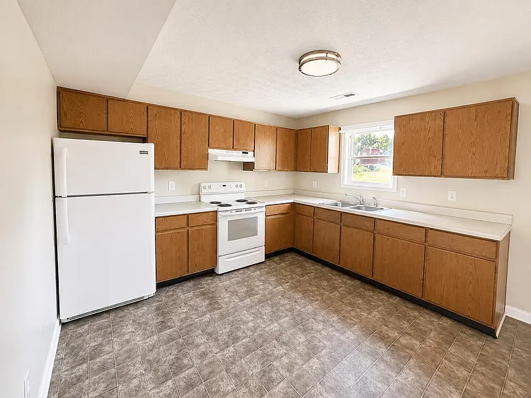 310 Pigeon Ct — Photo 4