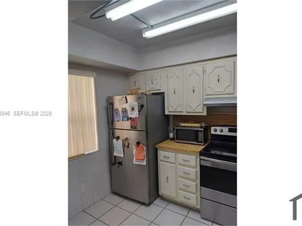 207 NE 141st St, Miami, FL