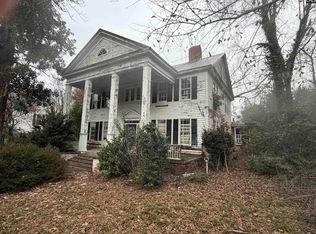 1234 Calhoun St, Newberry, SC 29108