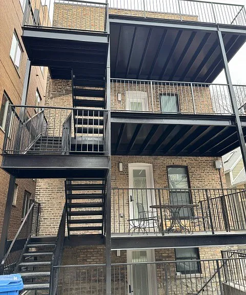 715 W Aldine Ave #2 — Photo 7