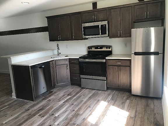 3rd image of 2282 New Holland Pike