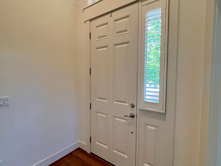 3875 Cameron Dr NE — Photo 3