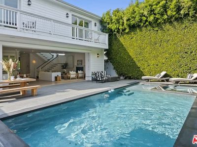 822 N Genesee Ave, Los Angeles, CA, 90046