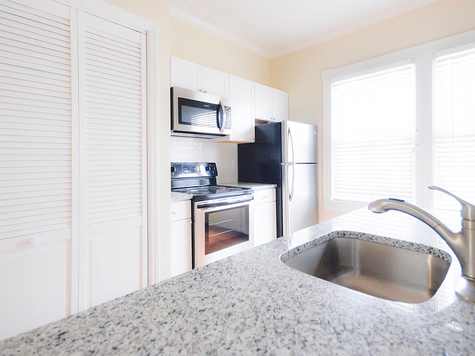 1st image of 619 W 21st St