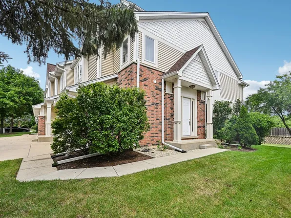 364 Park View Ter, Buffalo Grove, IL 60089