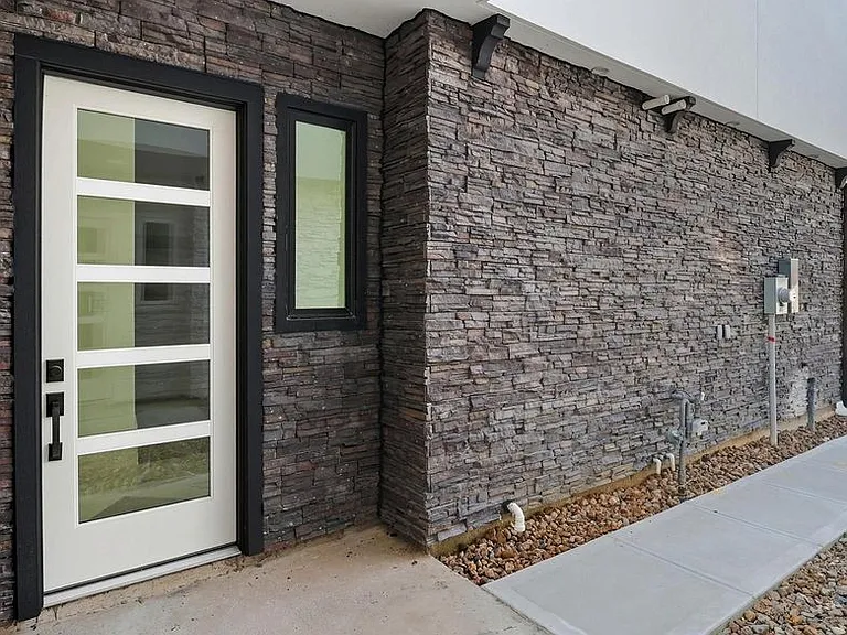 2921 El Fenice Ln — Photo 10