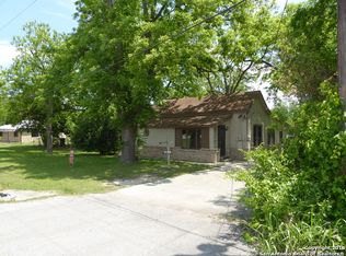 406 Seguin Rd, La Vernia, TX 78121