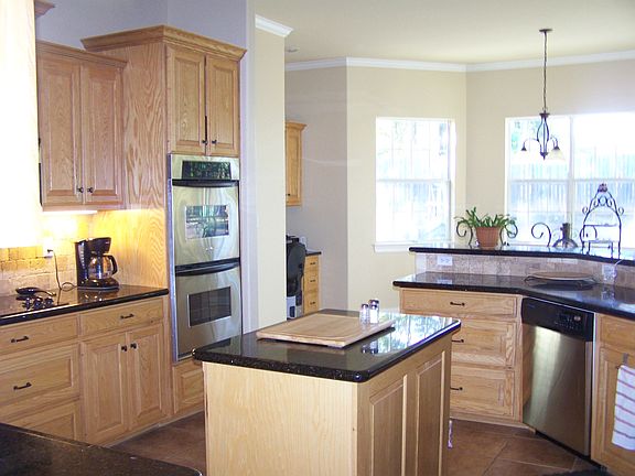 2nd image of 400 Cameron St