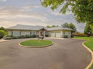 245 Fairway Village Ln, Roseburg, OR 97471