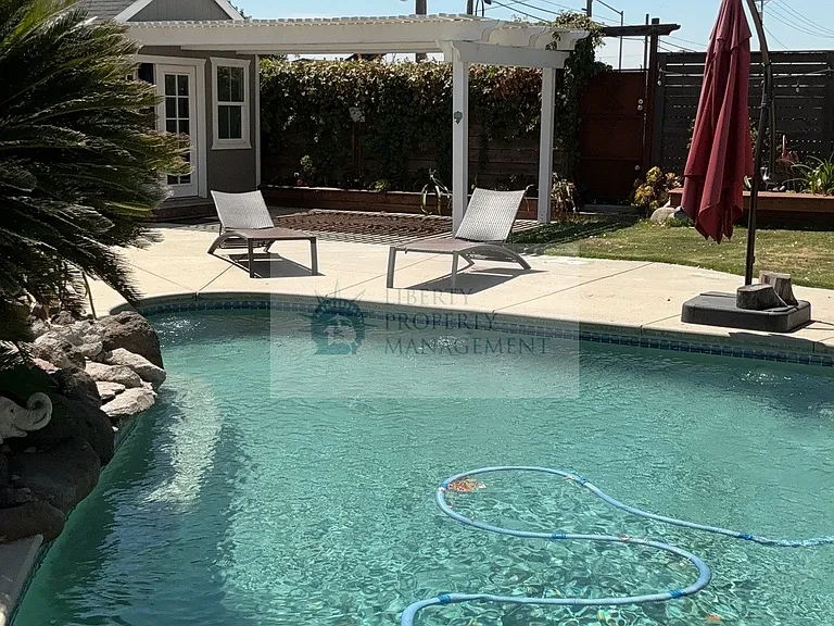 2409 Venus Dr — Photo 3