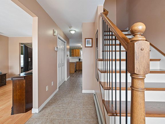 4th image of 362 Charles Rd