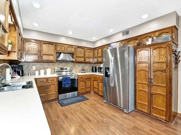 14910 W 65th St, Shawnee, KS 66216