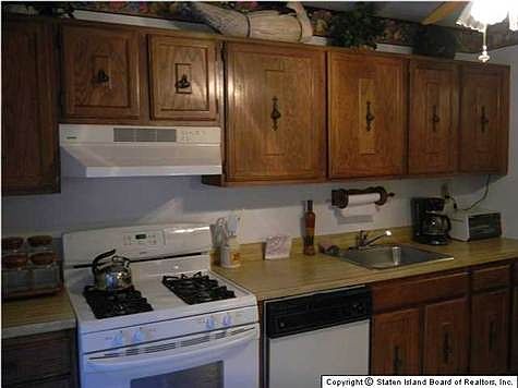 4th image of 40 Belmar Dr E
