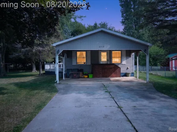5219 E Carpenter Rd, Flint, MI 48506