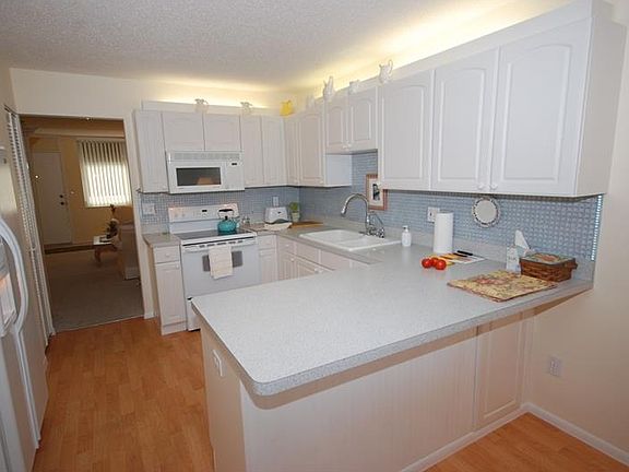 3rd image of 5095 Bay St NE APT 318