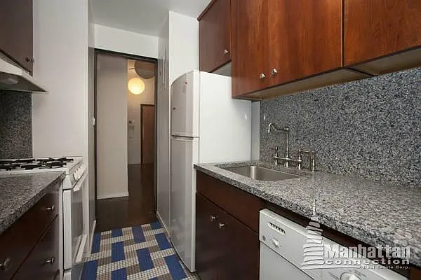 Sold by Manhattan Connection | media 3