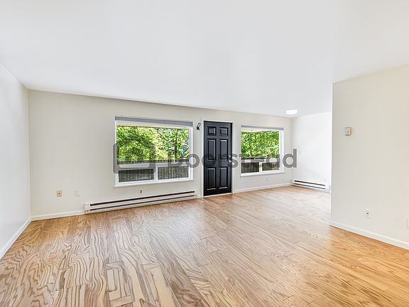 5th image of 612 Prospect St APT 1