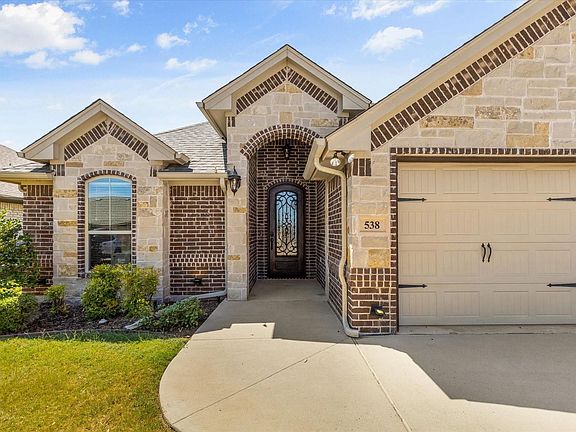 4th image of 538 Clearwater Pl