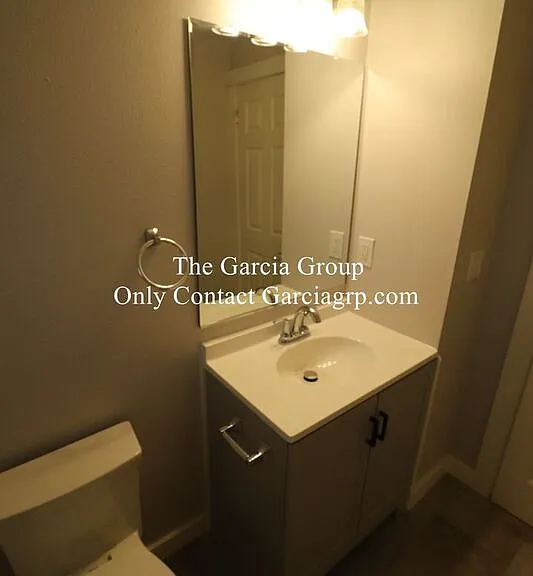 1102 NE Kathryn St — Photo 35