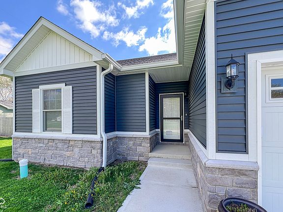 4th image of 4812 Picea Blvd