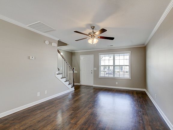 2nd image of 322 Sam Houston Cir